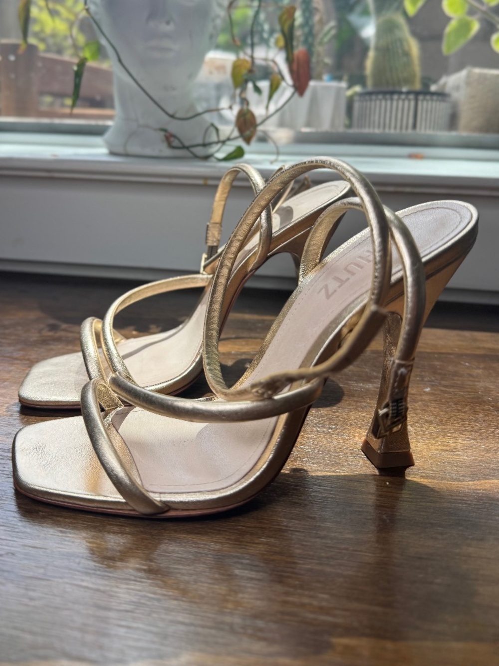Schutz “Polaina” Gold leather strappy sandal square toe ankle strap  - Sz 6